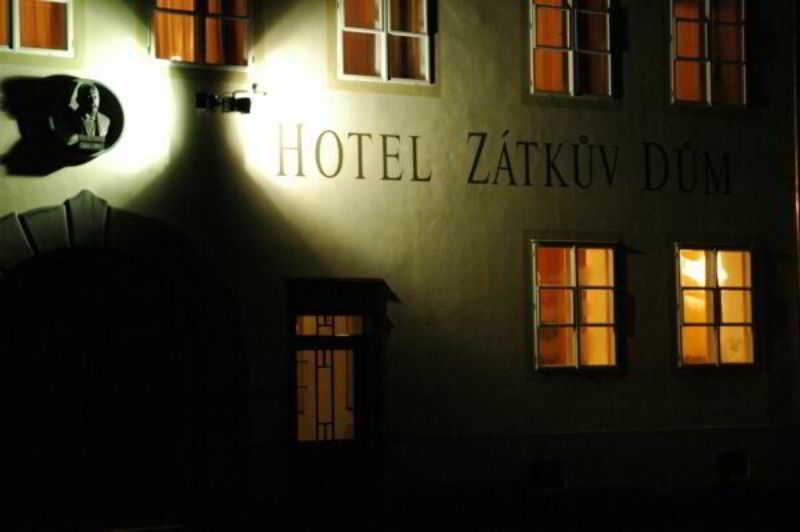 Hotel Zatkuv Dum Чешка Будьовица Екстериор снимка